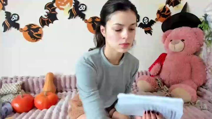 Honeykrisspussy, 31 Oct 2026