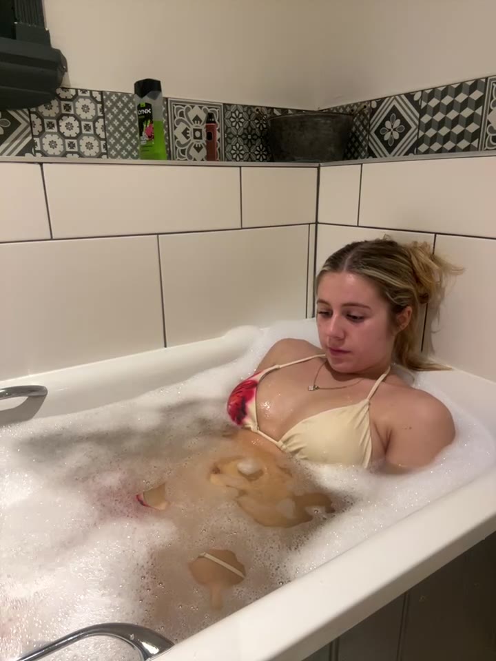 Rosiejonesx, 28 Oct 2026