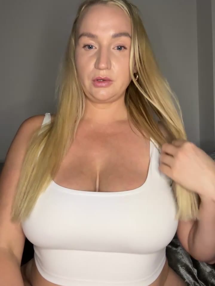Bootyqueenapril