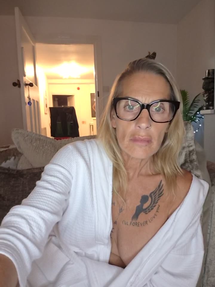 Busty-Morganxx